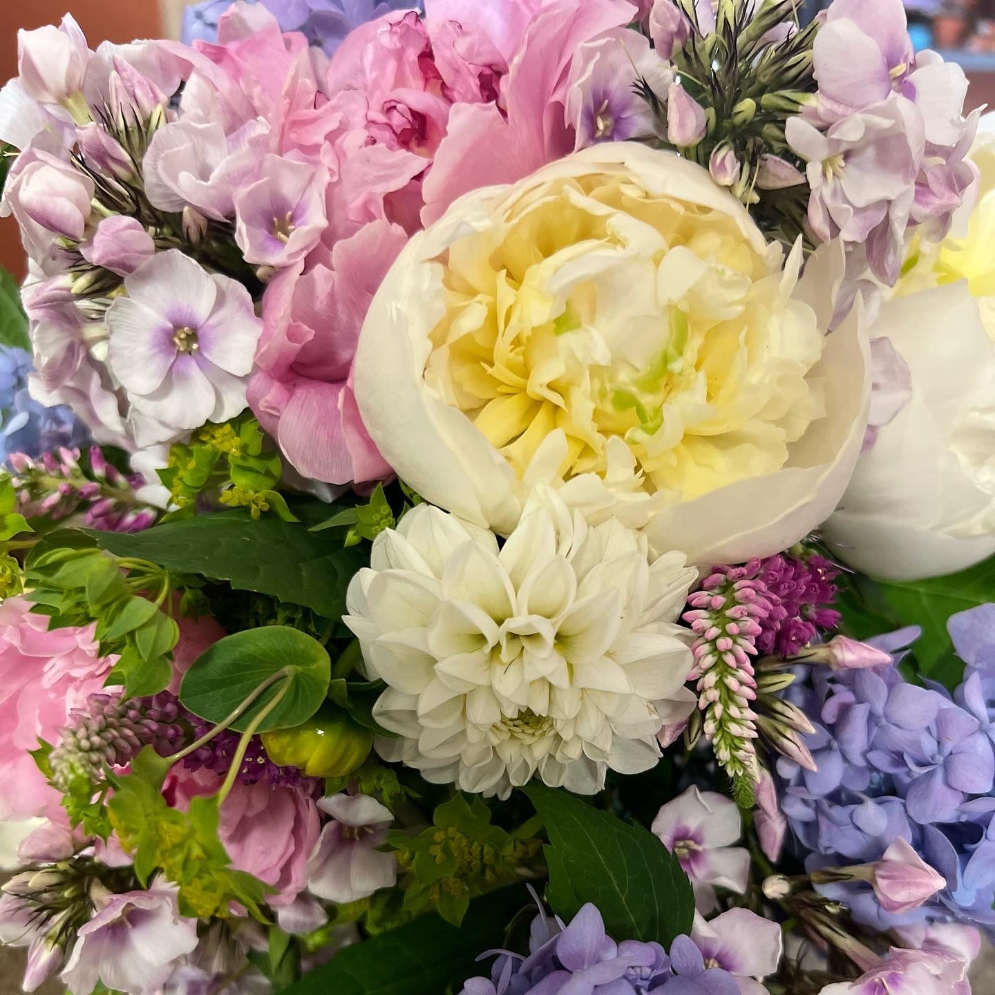 Lush Bridal Bouquet | 1976 Flowers